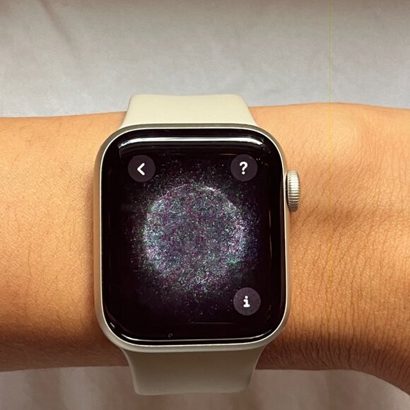 (SOLD) Apple Watch SE 40mm with Starlight Sport Band - Picture 3 of 3